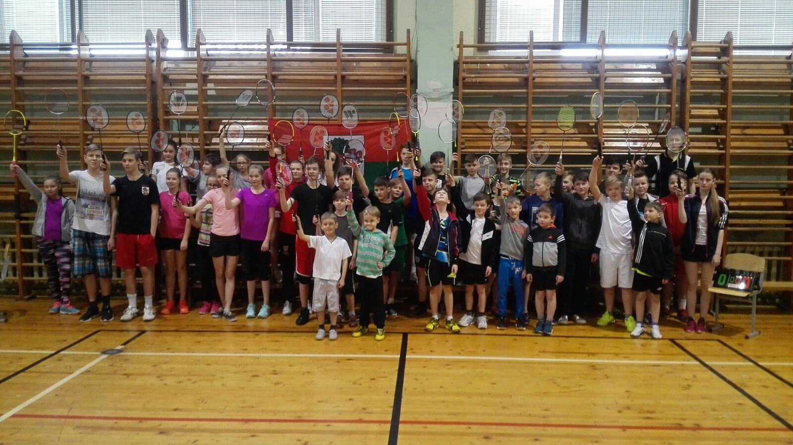 Veiksmīgi aizvada badmintona turnīru