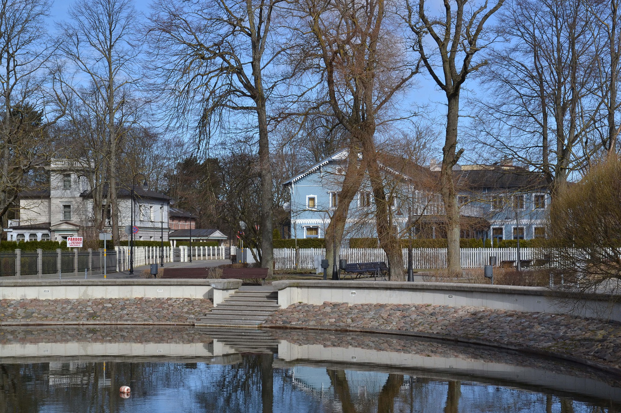 Māja nekustas, vērtība kustas