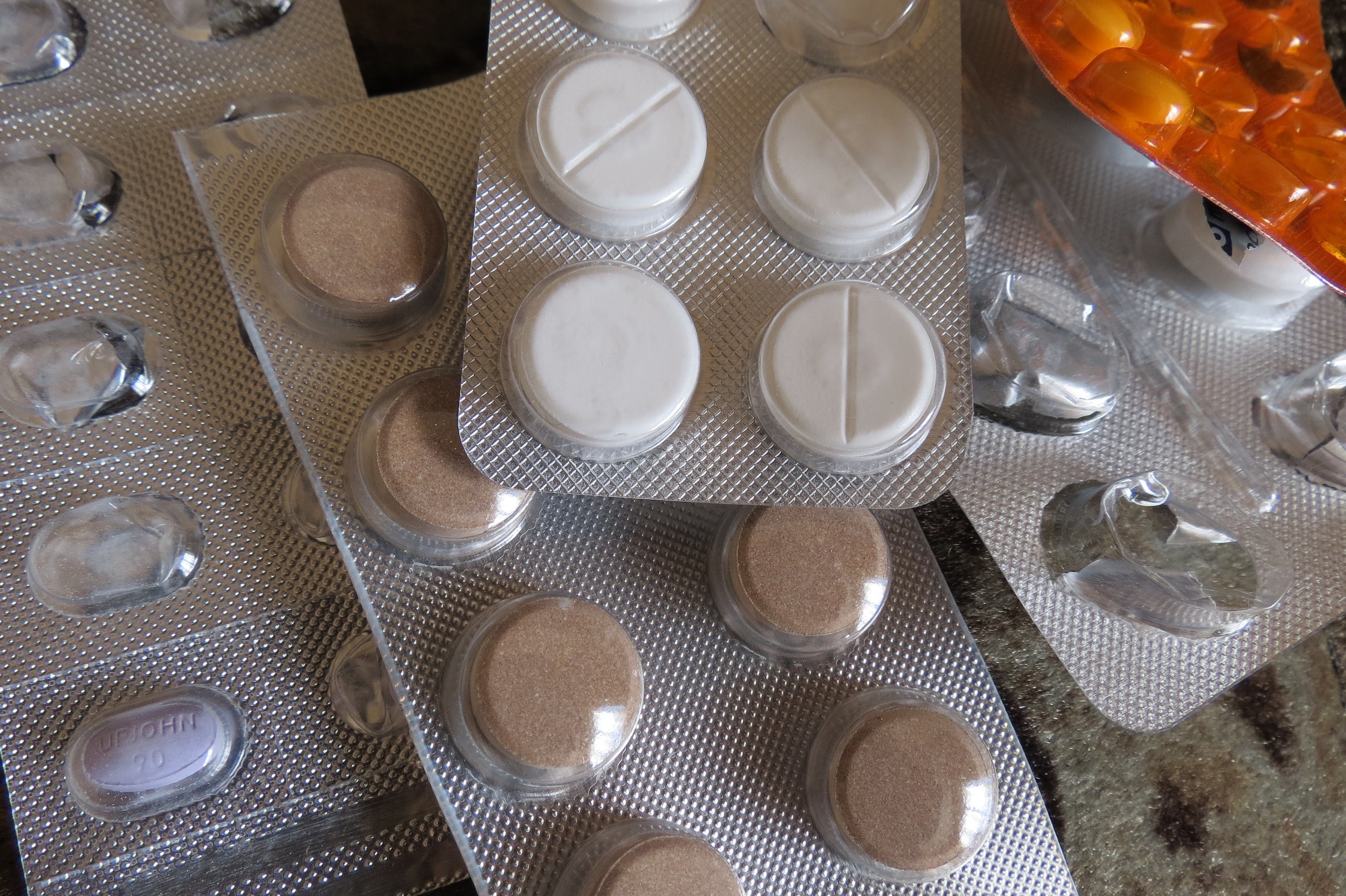 Vai bezrecepšu zāles drīkst tirgot veikalā kopā ar pārtikas produktiem?