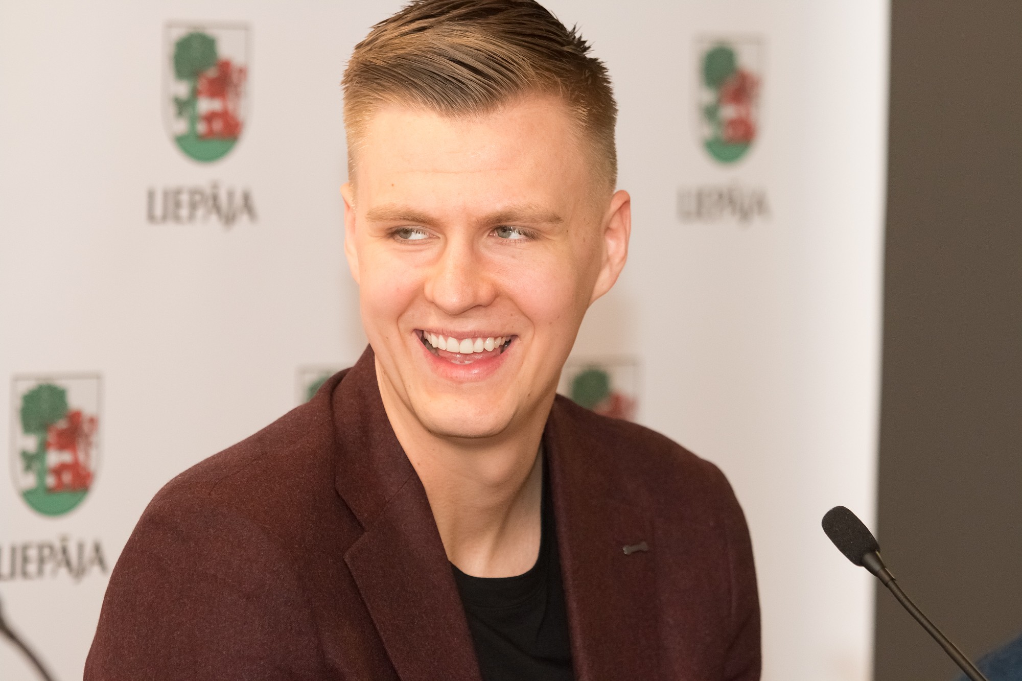 Papildināts (ar video; foto) – Porziņģis spēlēs Latvijas izlasē