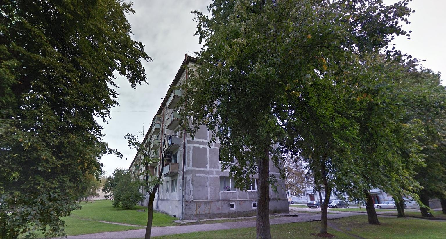 Vītolu ielai seko divas ēkas Karostā