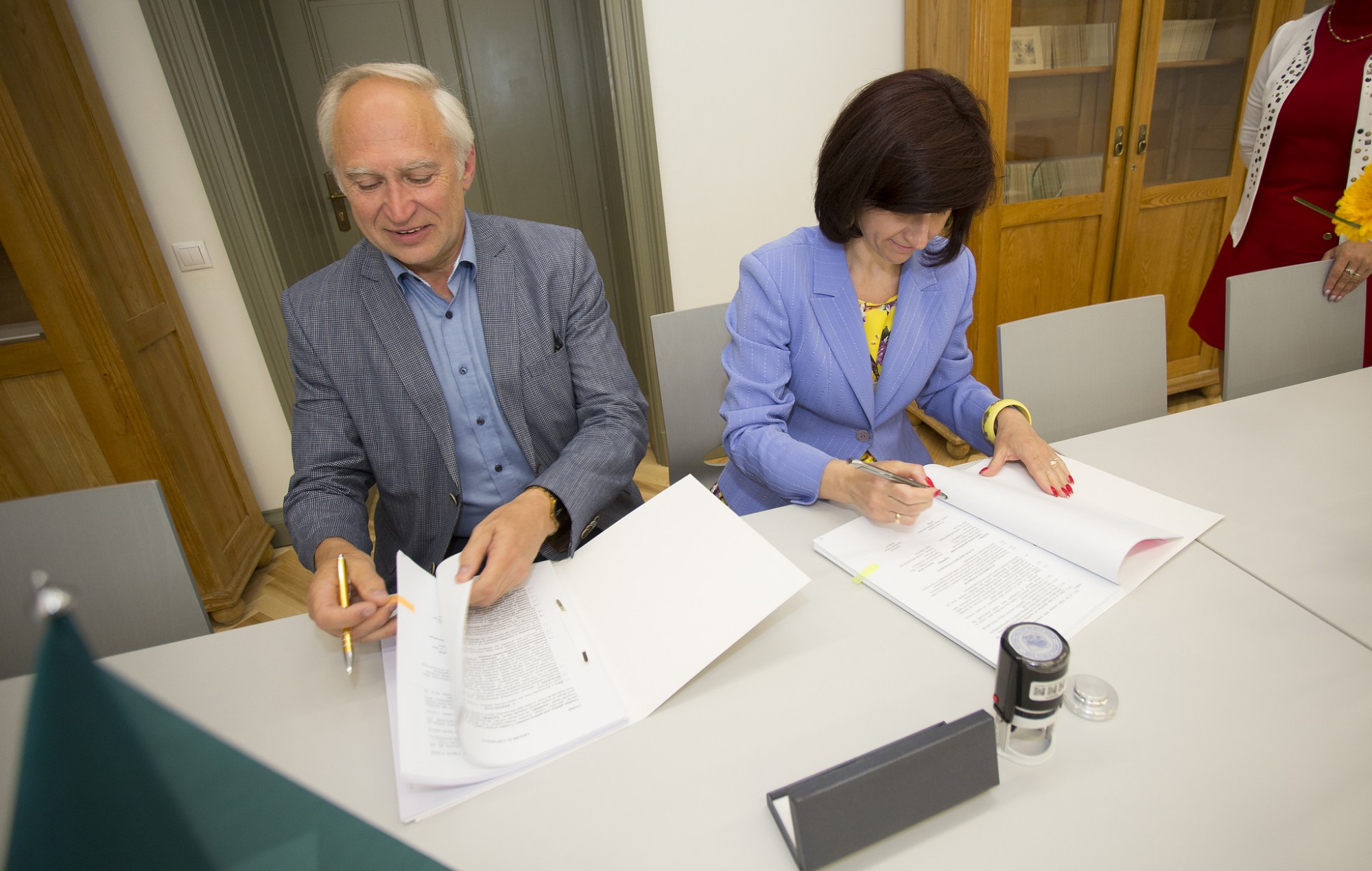 Paraksta būvniecības līgumu par Liepājas Valsts 1. ģimnāzijas renovācijas noslēguma kārtām