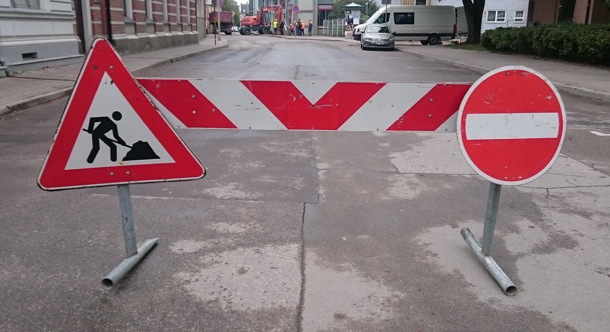 Slēgs satiksmi Gaujas prospektā