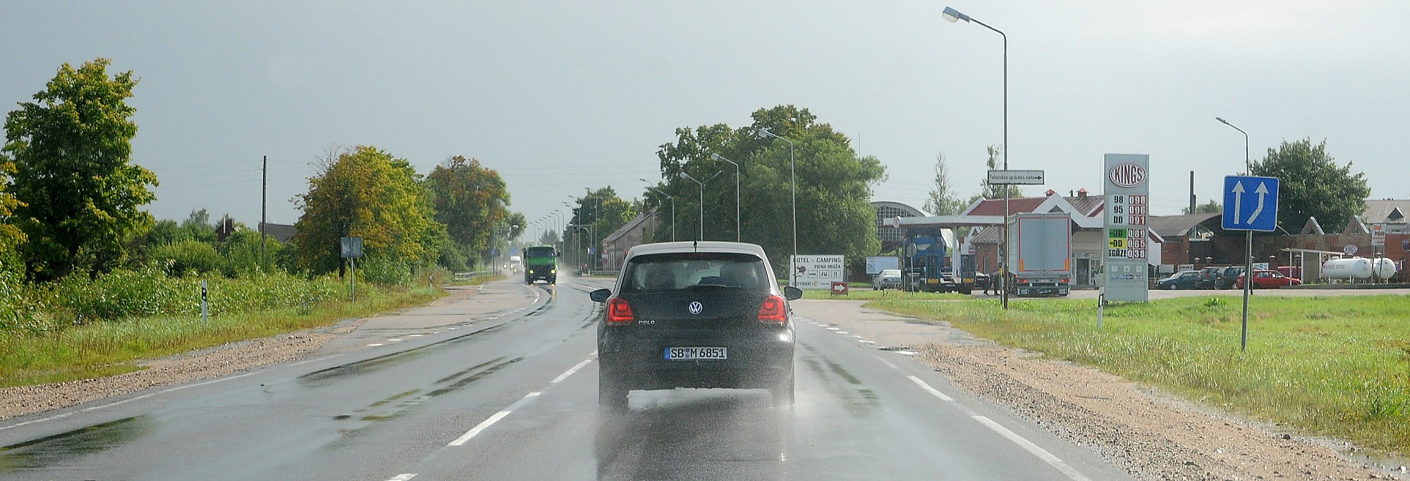 Uz Liepājas šosejas vairāki remontdarbu posmi