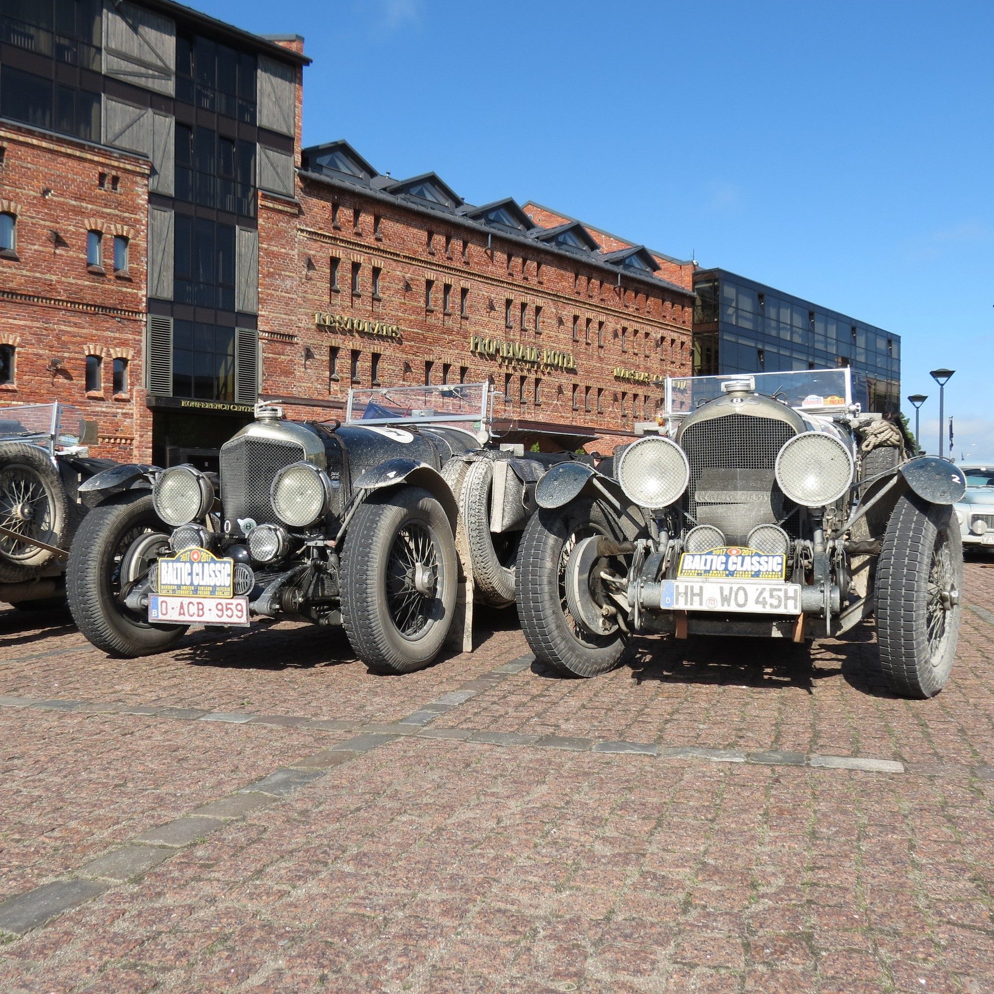 Liepājā piestāj retro ”Bentley”
