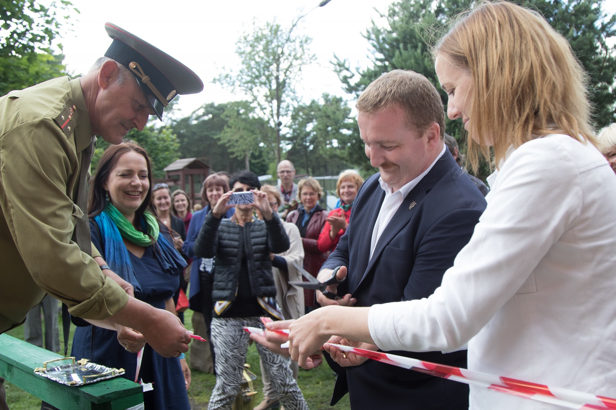 Jubileja ar pīrādziņiem un aizturēšanu