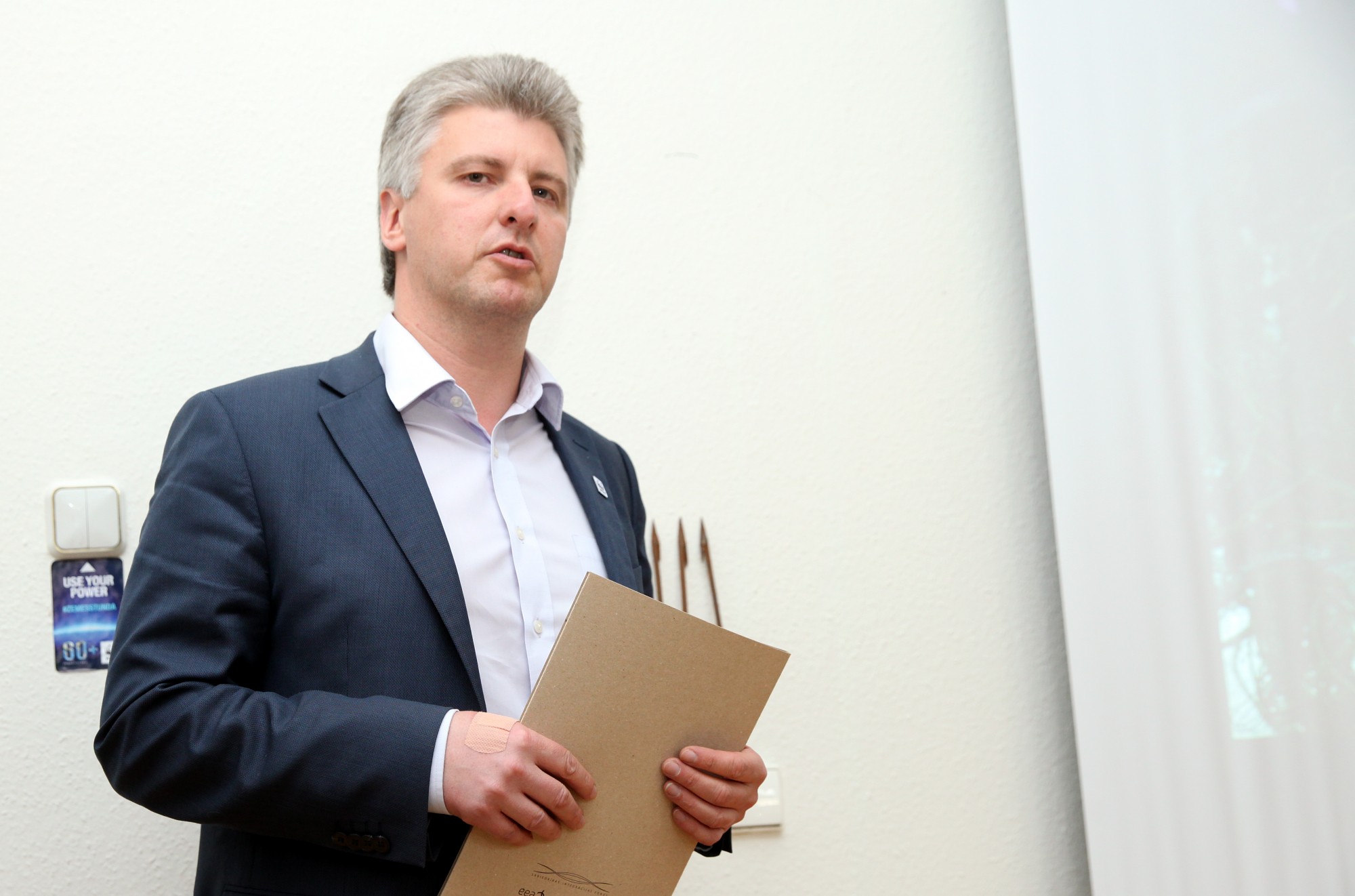Prevalē šauras intereses