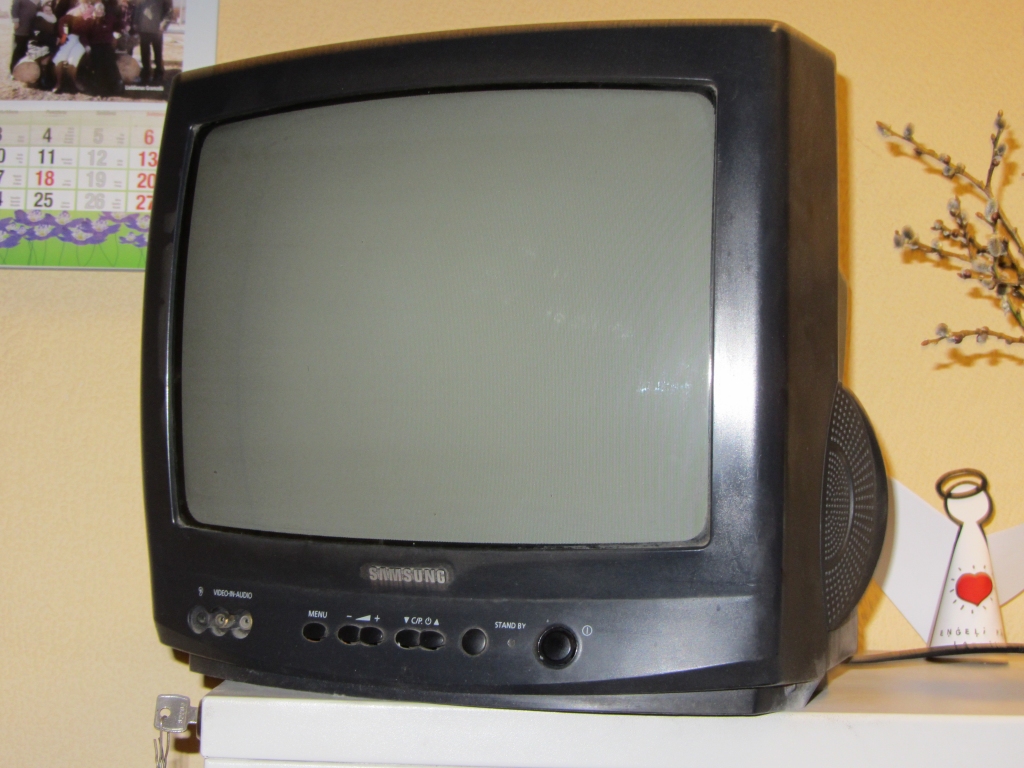 Televizoram ”pieaug kājas”