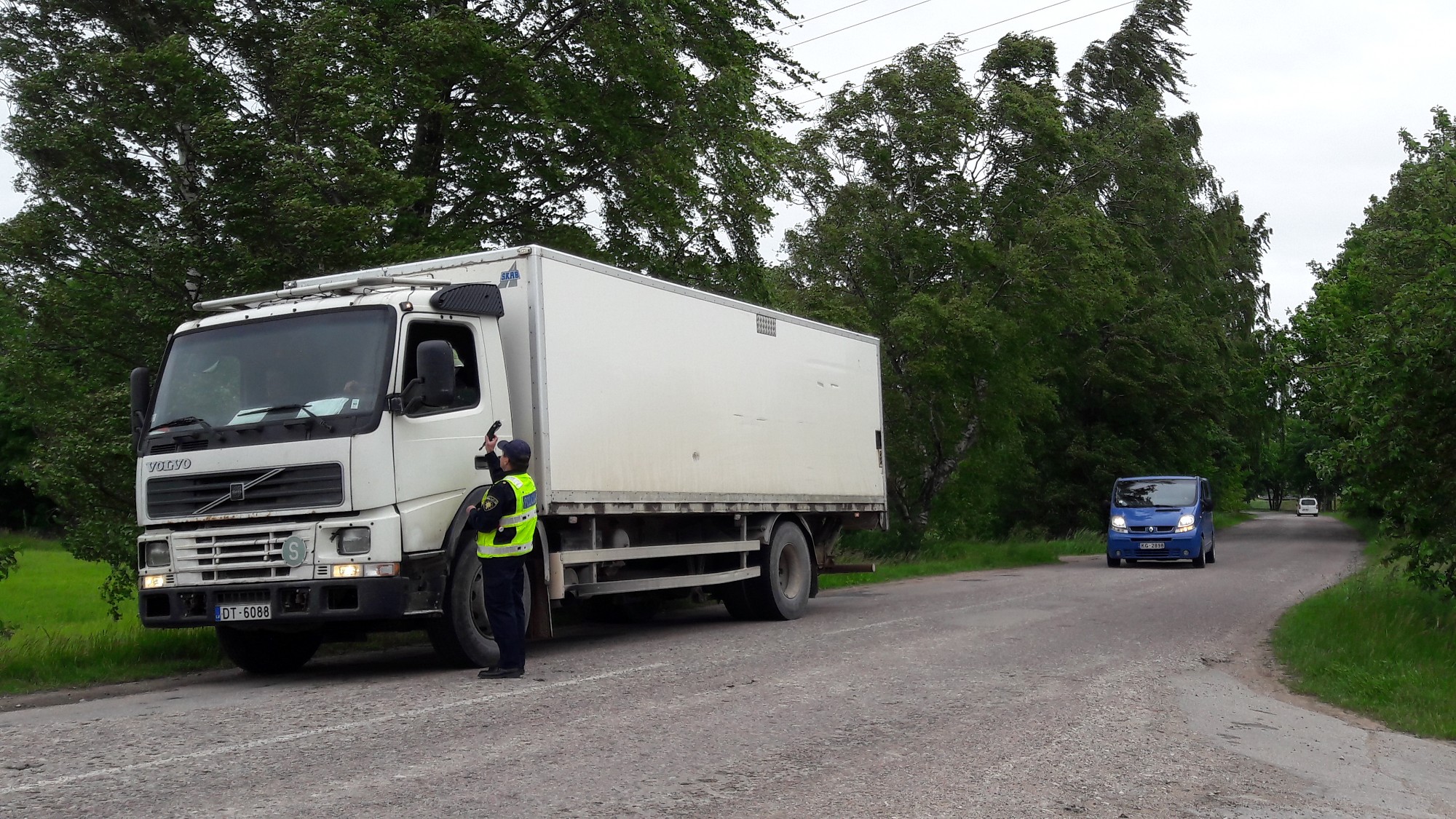 Četrās dienās pārbauda vairāk nekā 1200 transportlīdzekļu vadītāju; reibumā – seši