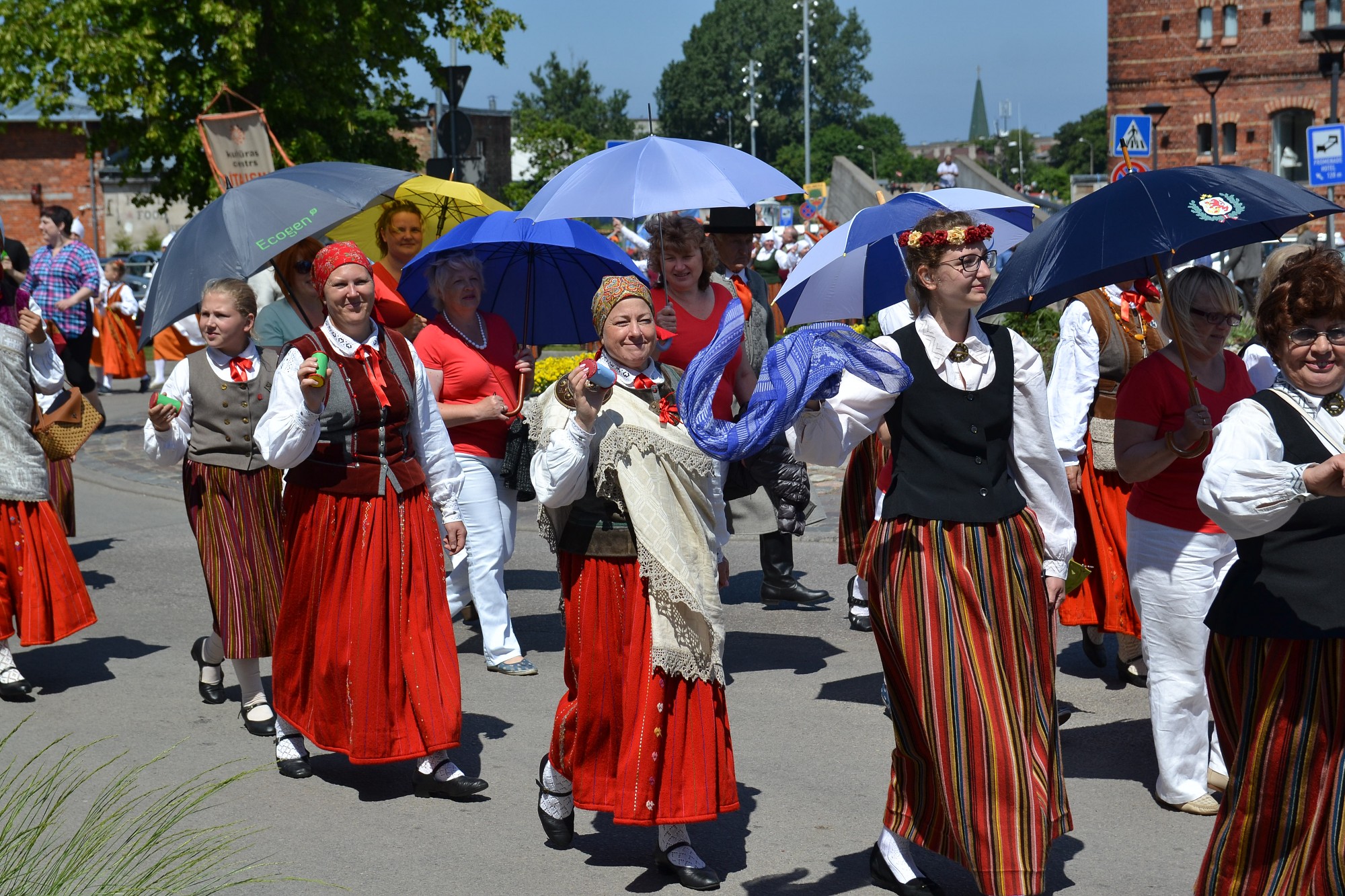 Sarunās ar nedzirdīgajiem palīdz smaids
