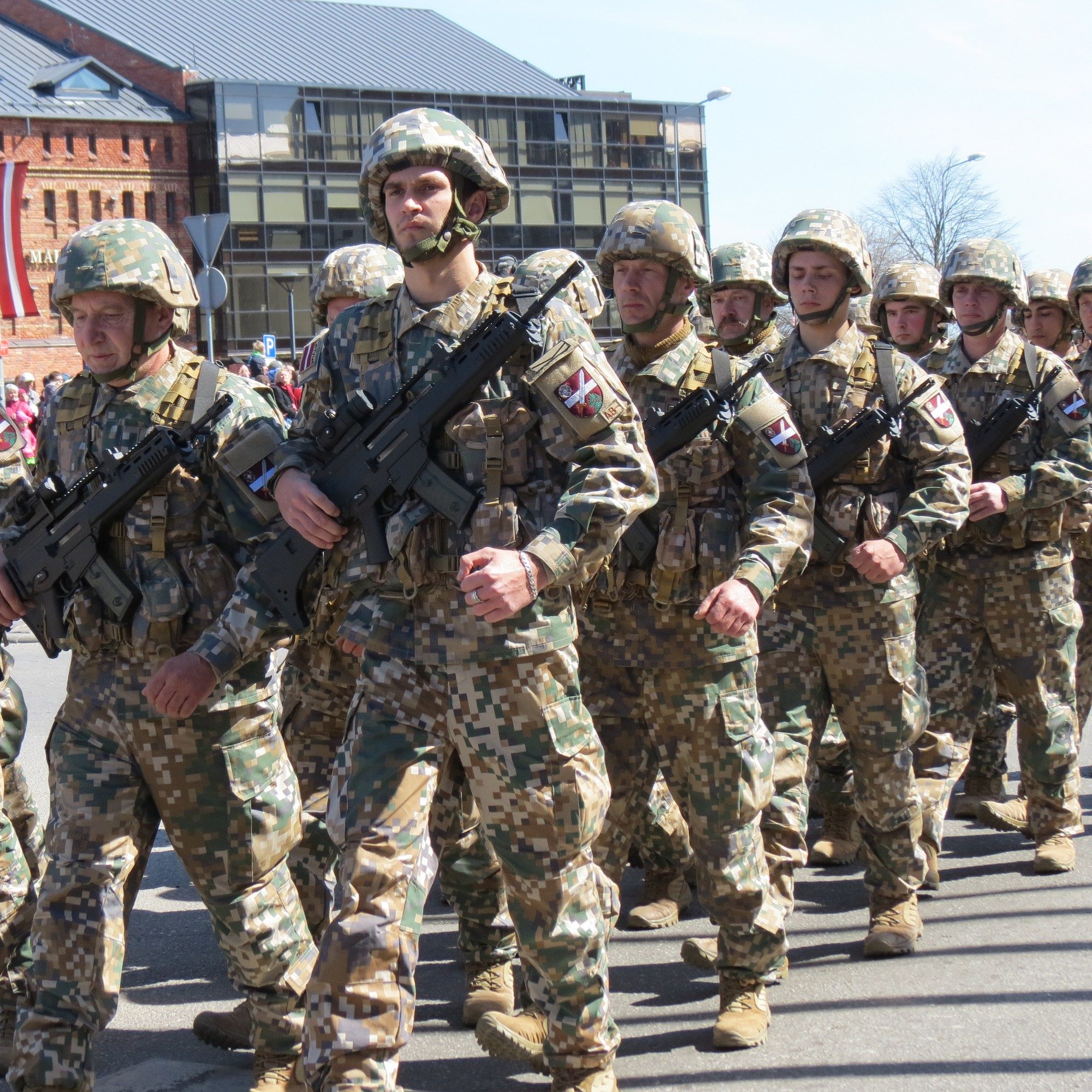 Latvijas armijai – 98