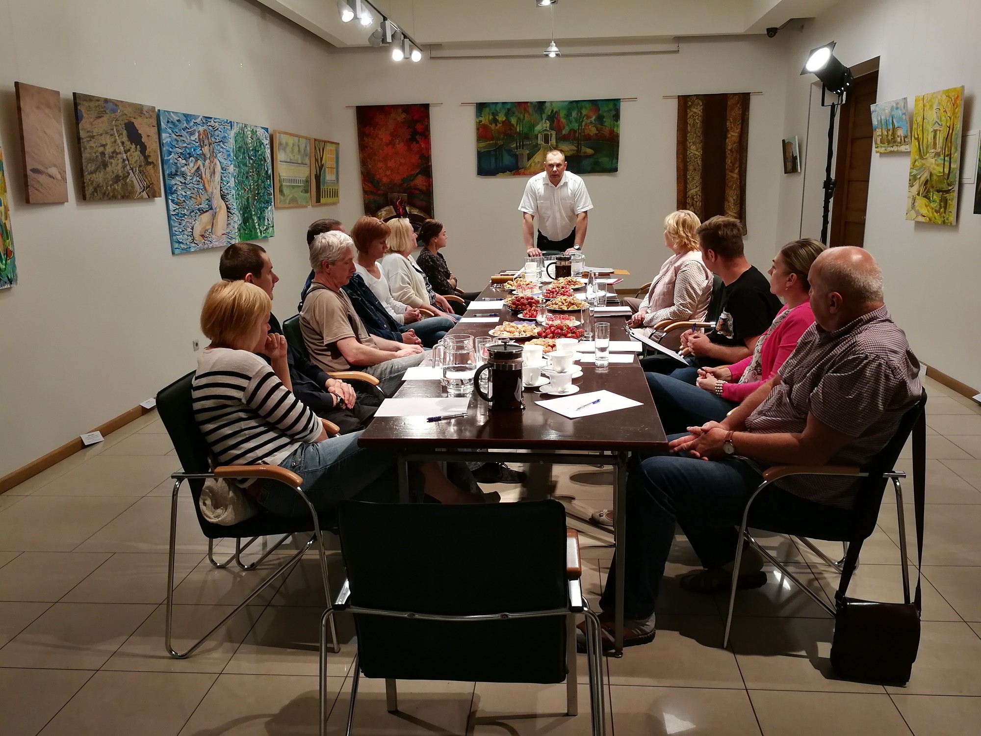 Biedrības nama darbinieki apgūst jaunos darba drošības likumus