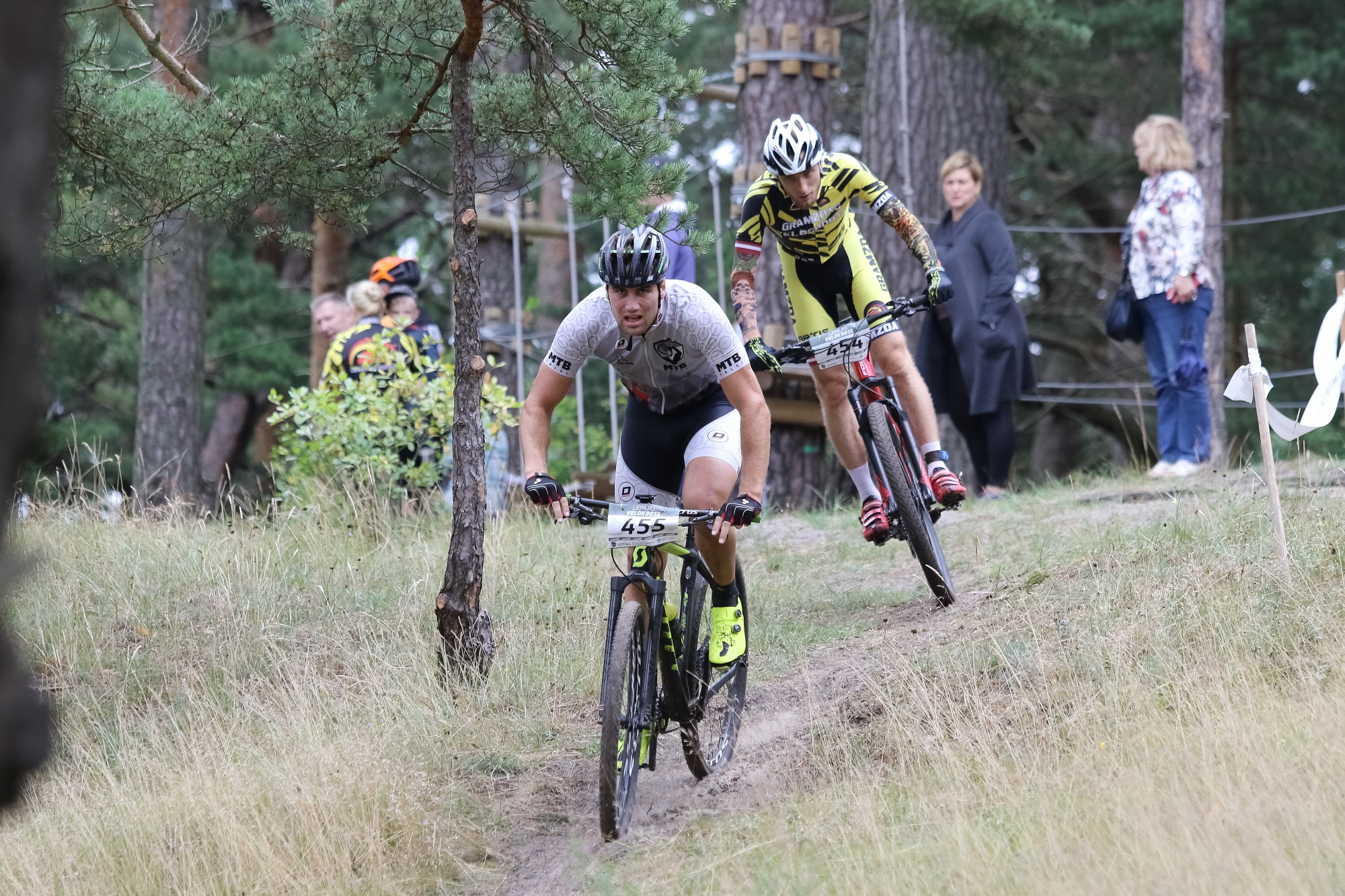 Velokrosa debija Beberliņu ceļos un neceļos