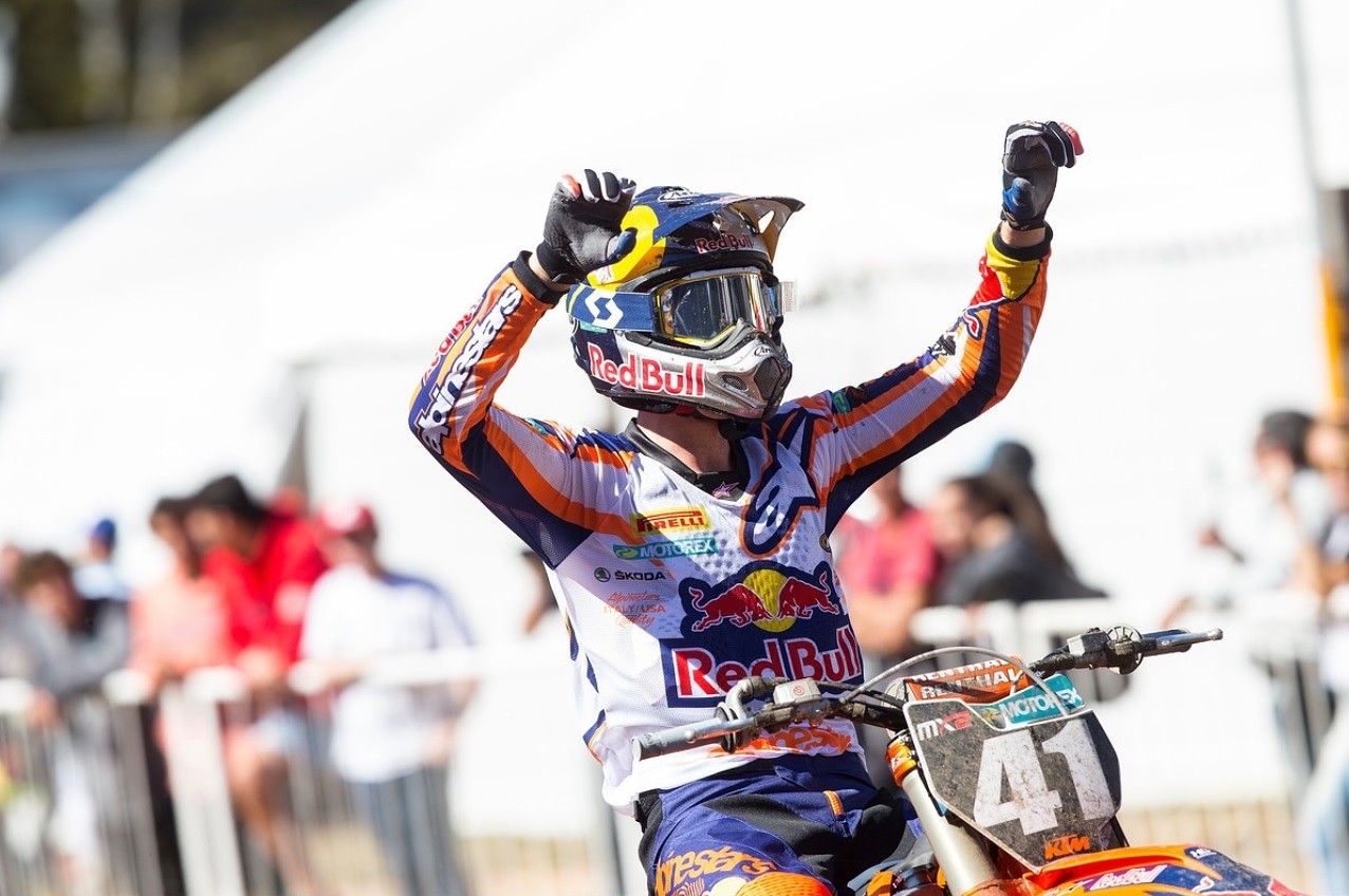 Jonass triumfē pasaules čempionātā MX2 klasē un pārraksta Latvijas motokrosa vēsturi