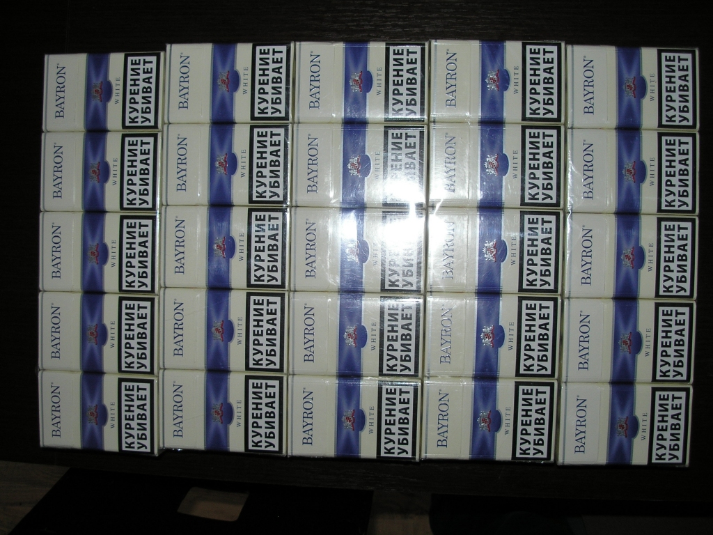 Auto atrod kontrabandas cigaretes