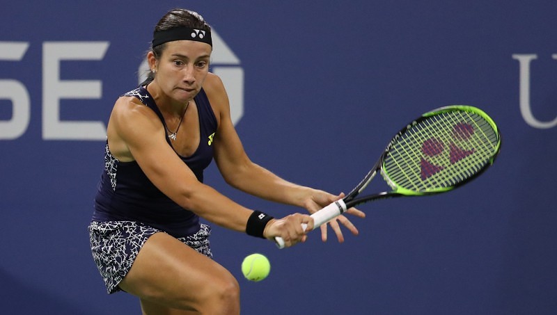 Sevastova un Jankoviča piekāpjas spēcīgajai Hingisas komandai
