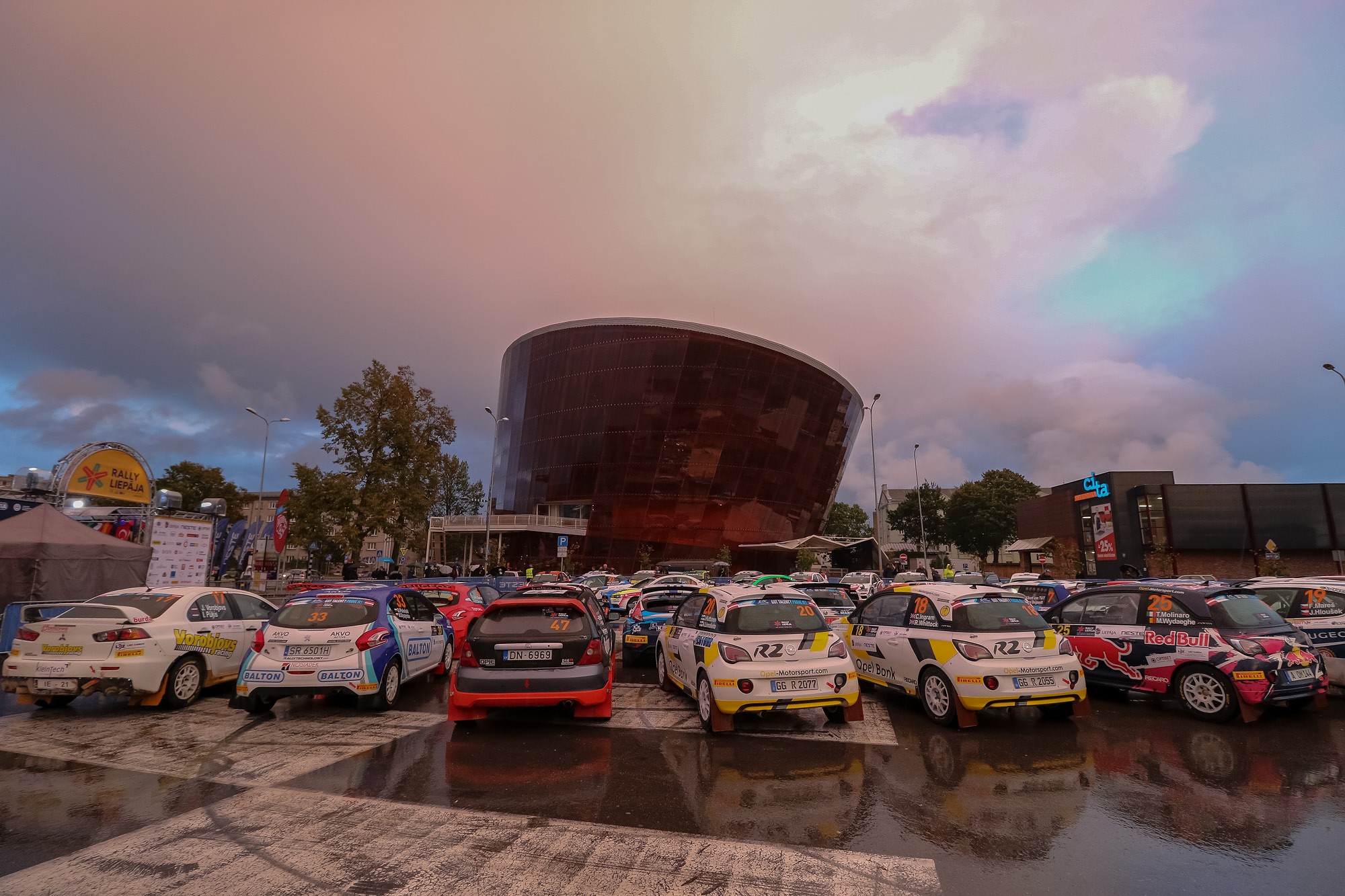 Papildināts – Oficiāli atklāts ikgadējais rallijs; lietavu dēļ saīsināta distance