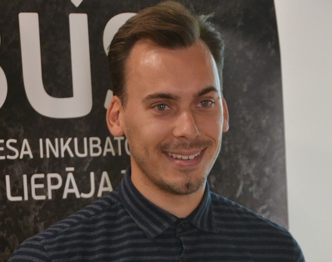 Akcents uz digitāliem klejotājiem