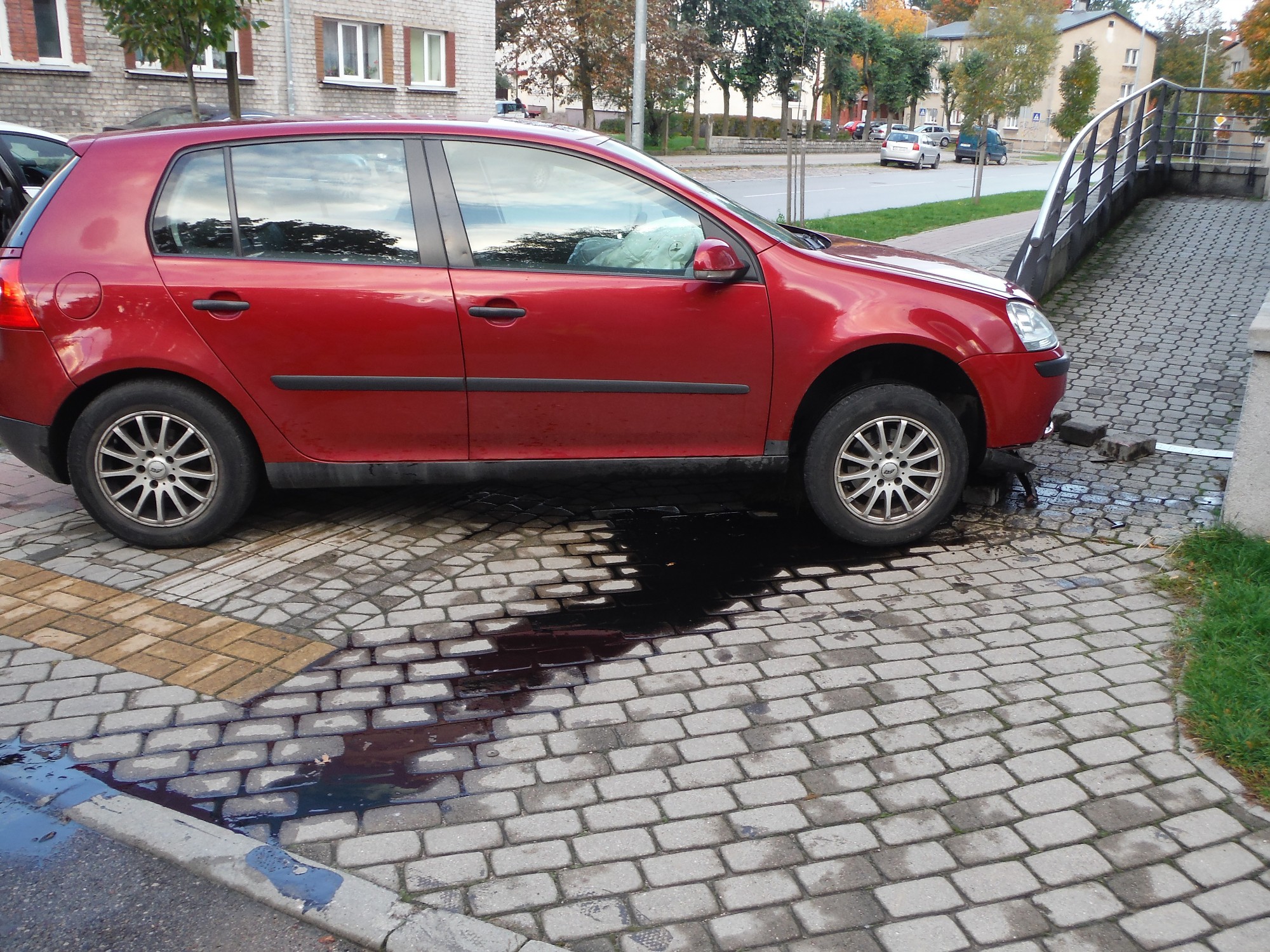 Ietriecas ēkas uzbrauktuvē