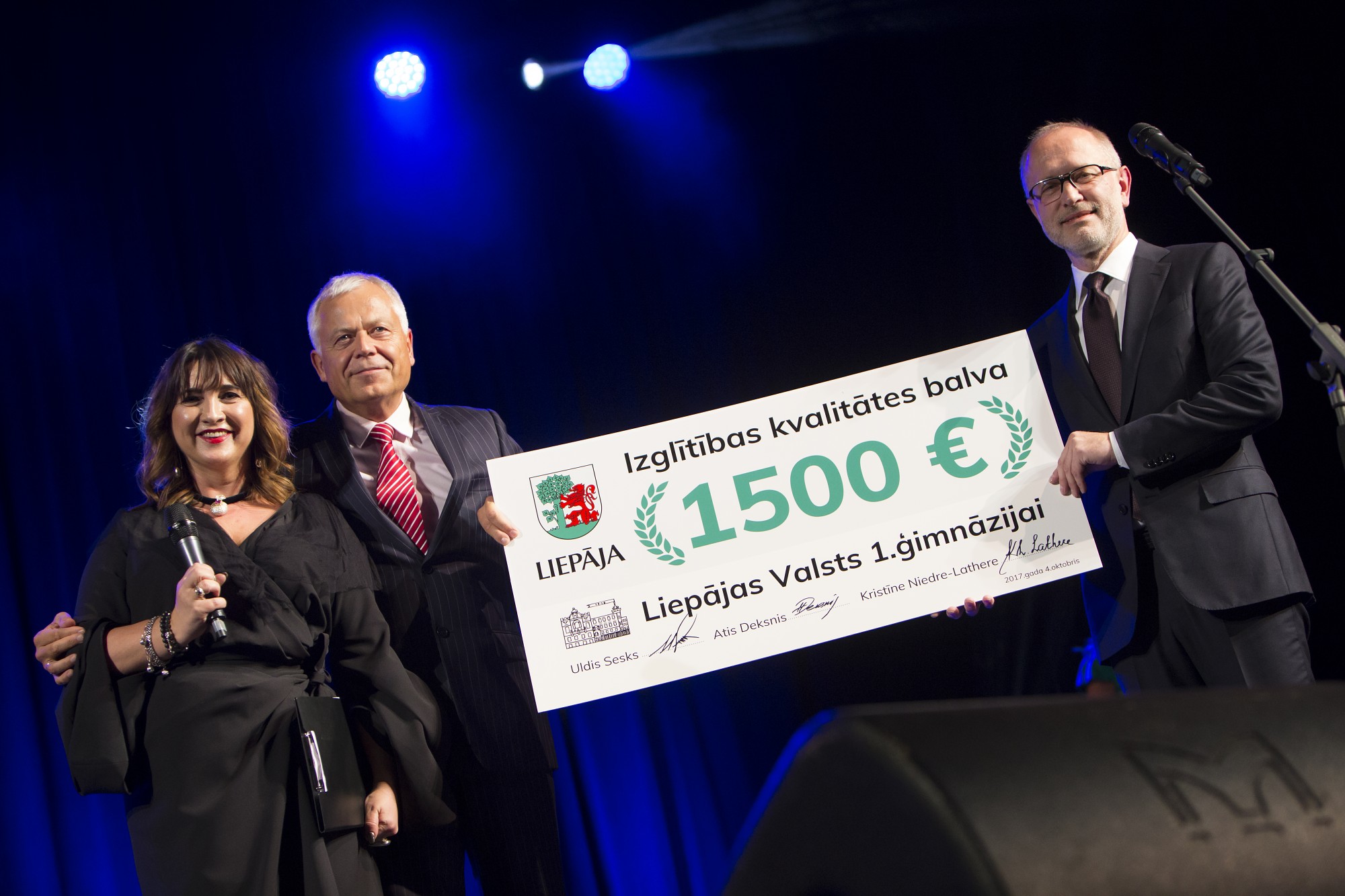 Pasniedz Kvalitātes balvas izglītībā