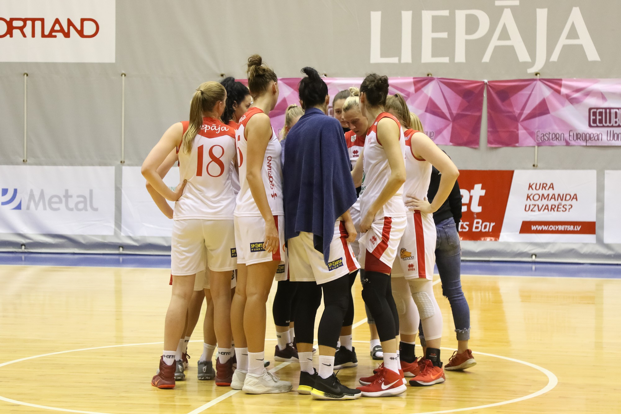 “Liepājas Papīrs”/LSSS basketbolistes gūst pārliecinošu uzvaru pār LU