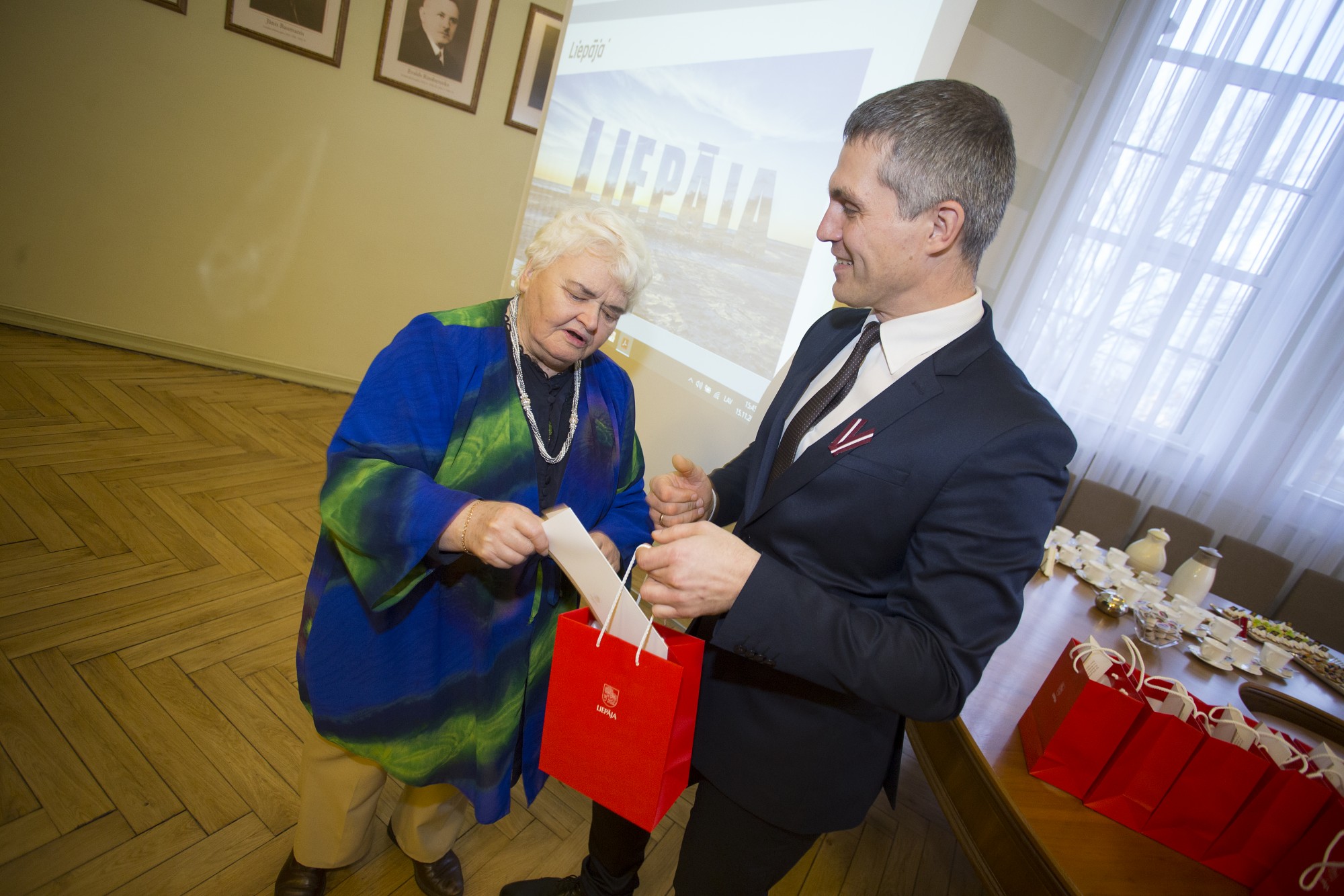 Pensionēto skolotāju biedrība ”Zelta rudens” tiekas ar domes vadību