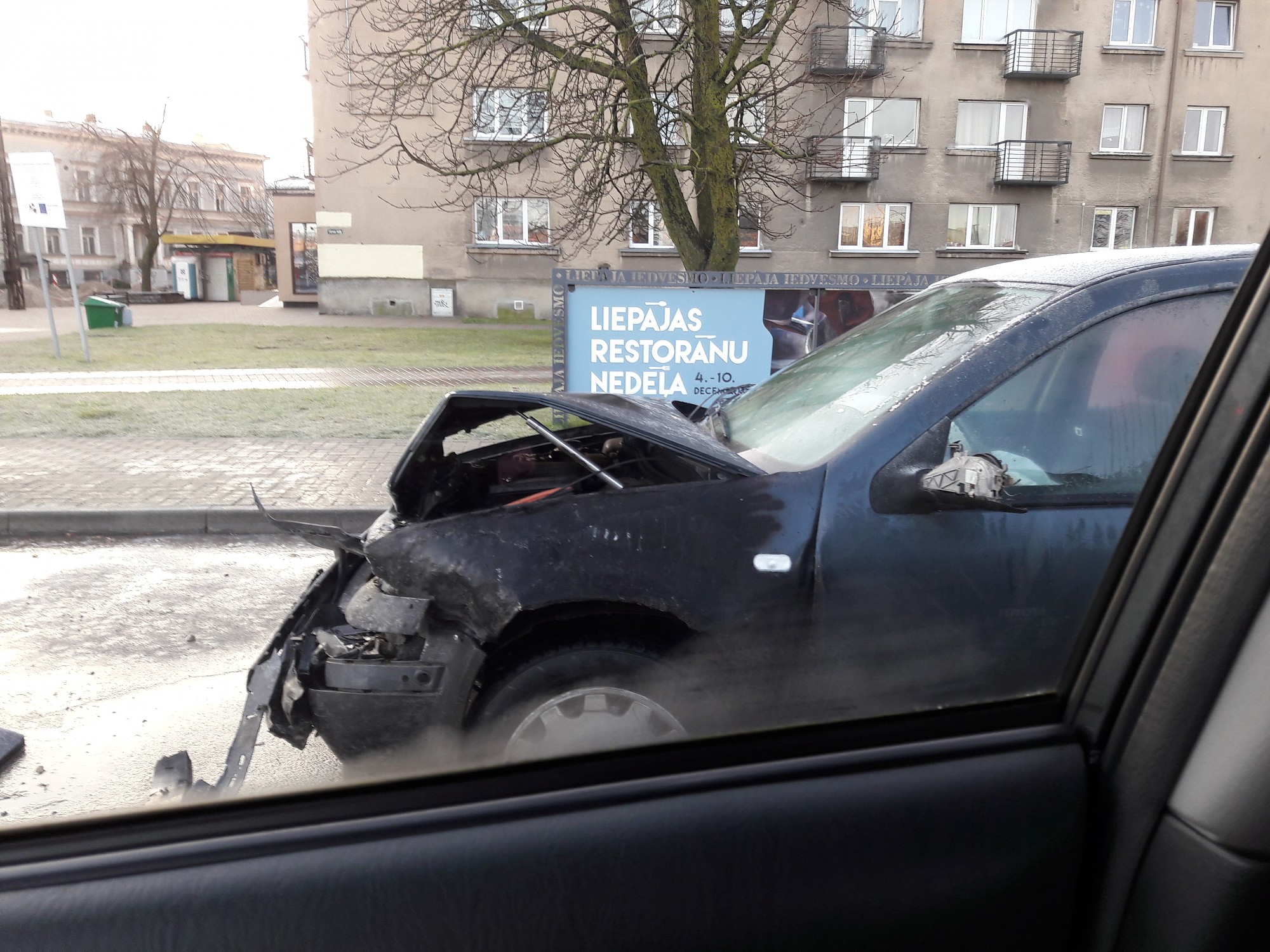 Apskurbis braucējs izraisa četru auto sadursmi