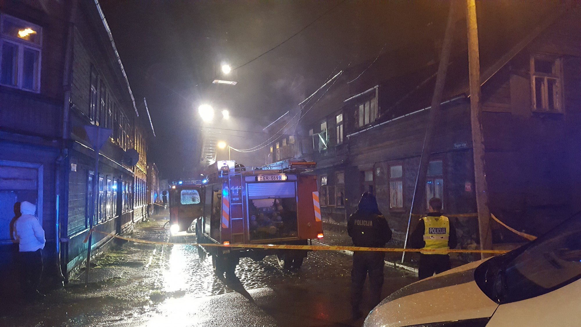 Ugunsgrēks Jaunliepājā, izglābti astoņi cilvēki