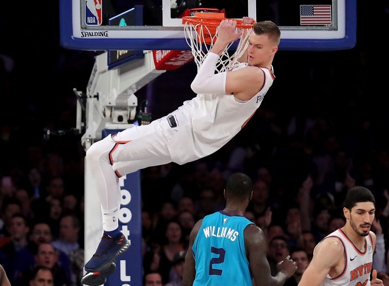 Porziņģis ar 22 punktiem palīdz ”Knicks” uzvarēt
