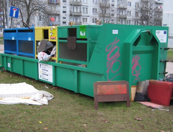 Par vecā dīvāna izvešanu jāmaksā dārgāk