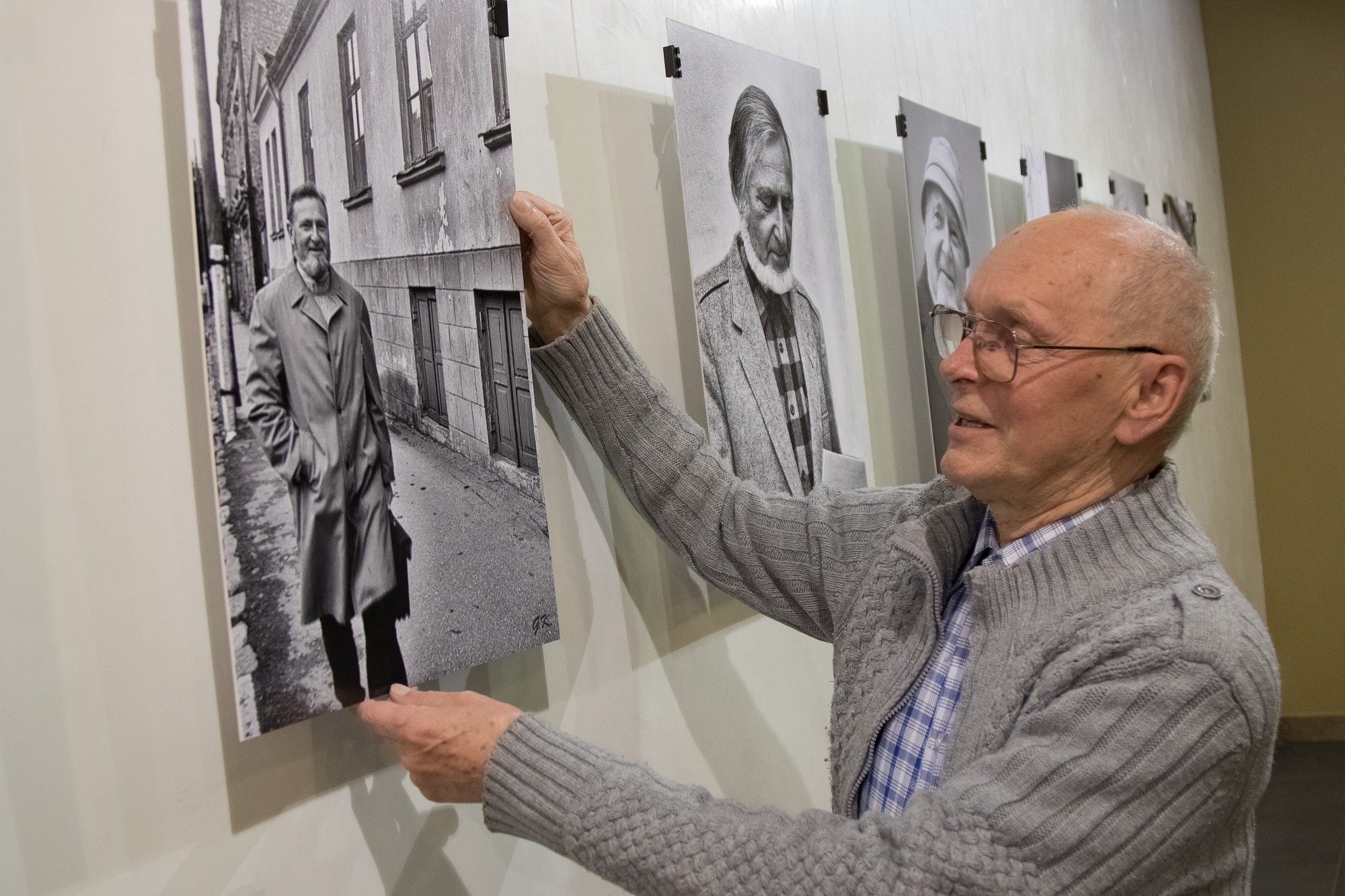 Biedrības namā apskatāma izstāde ”Olafa Gūtmaņa fotoportreti”
