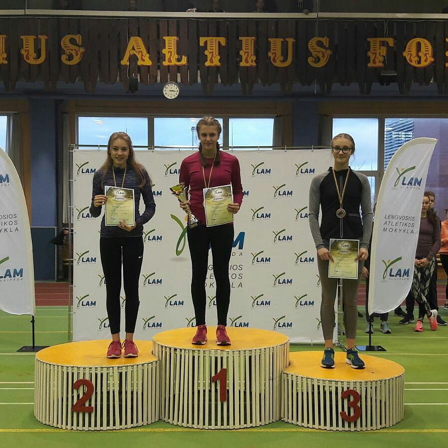 Liepājas Sporta spēļu skolas jaunieši izcīna deviņas medaļas