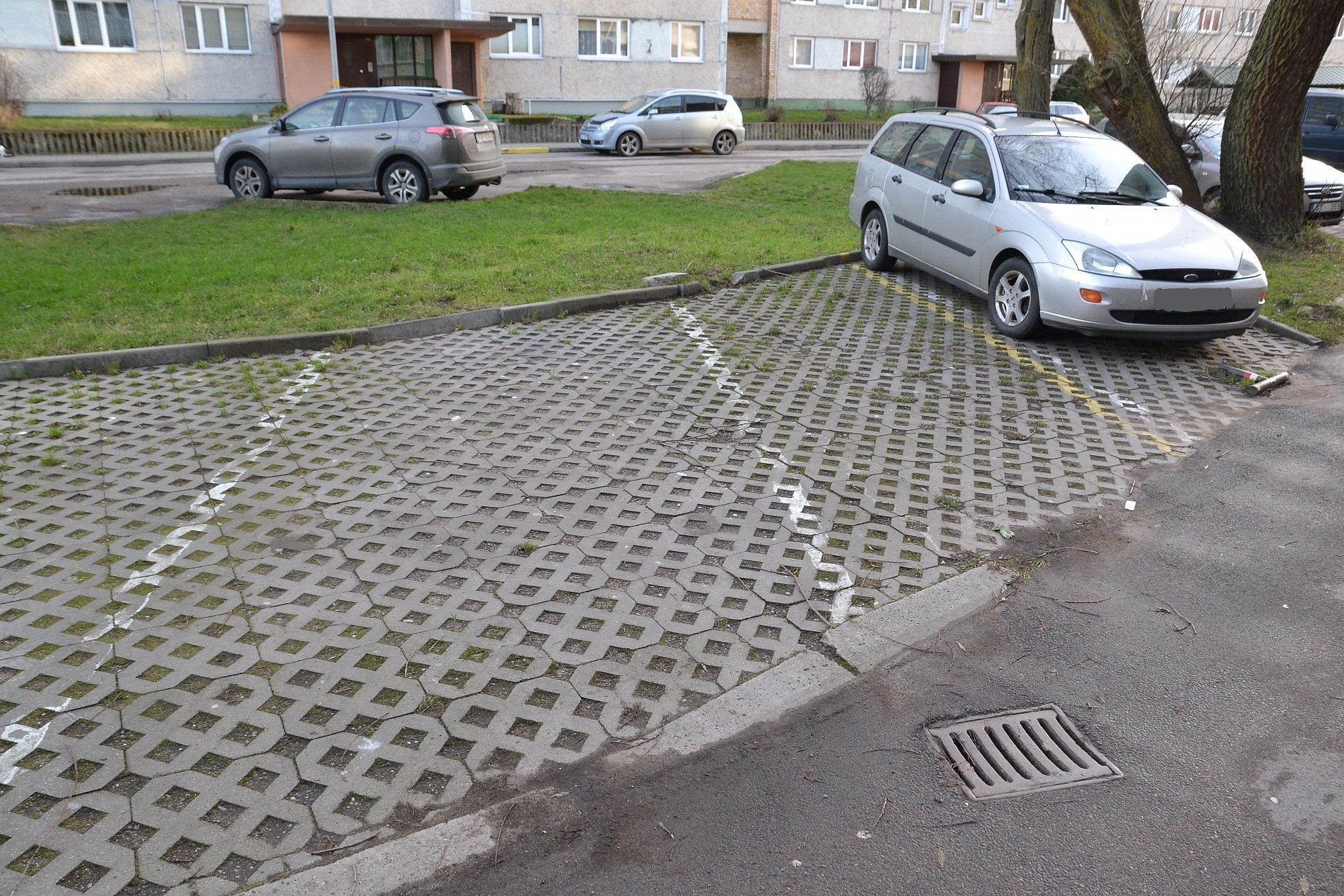 Karastāvoklis autostāvvietā