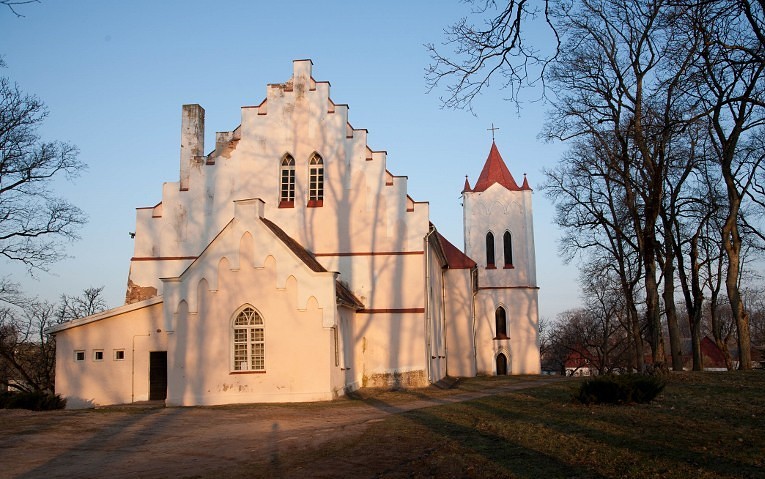 Baznīcā uzsāks būvdarbus