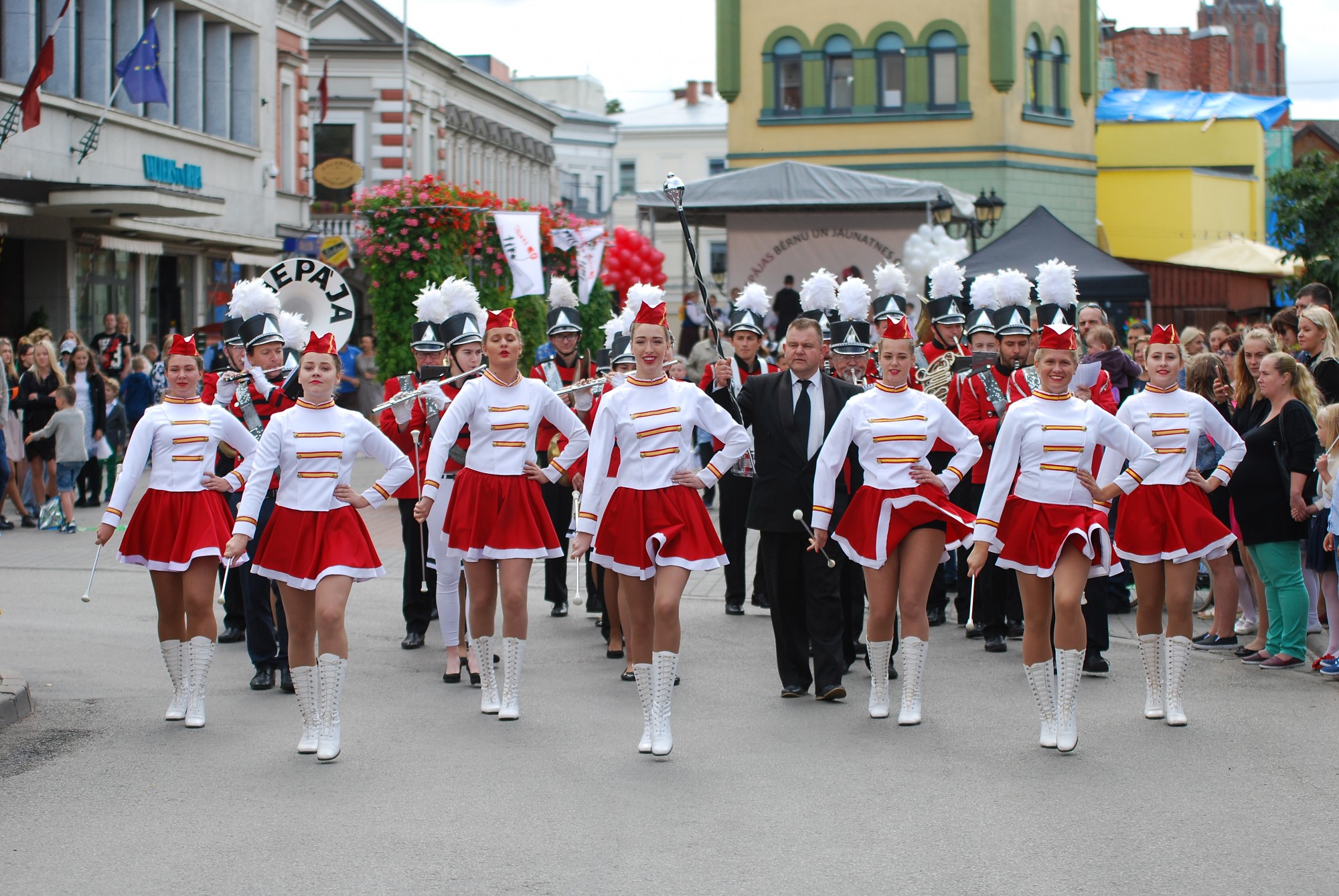 Atklās fotoizstādi “Pieci”