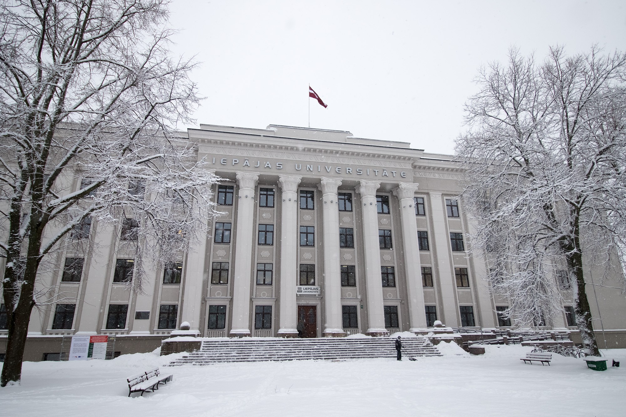 Universitāte Latvijas simtgadi atzīmēs ar izgaismotu ēkas fasādi