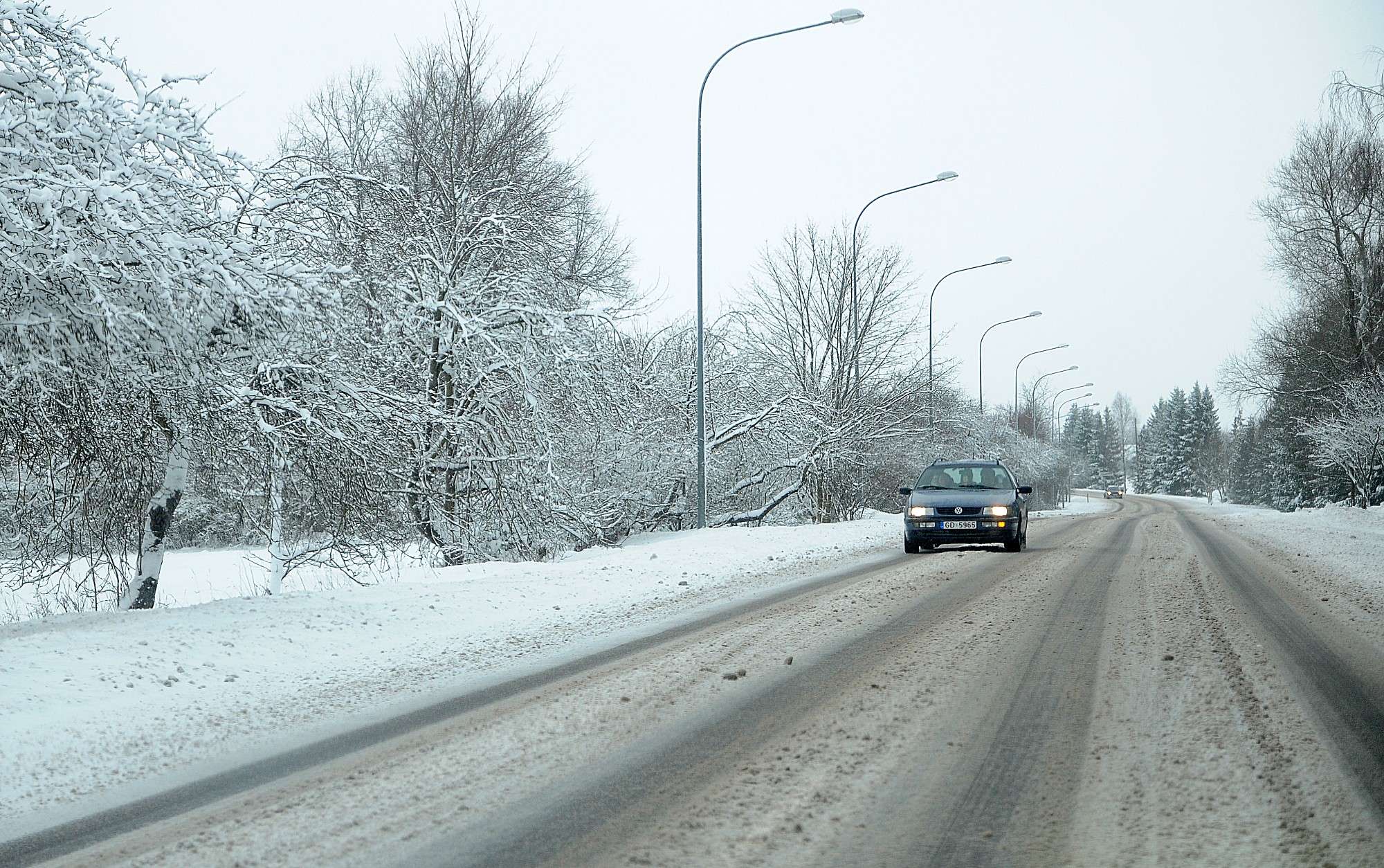 Saskrienas deputāta un glābēju auto