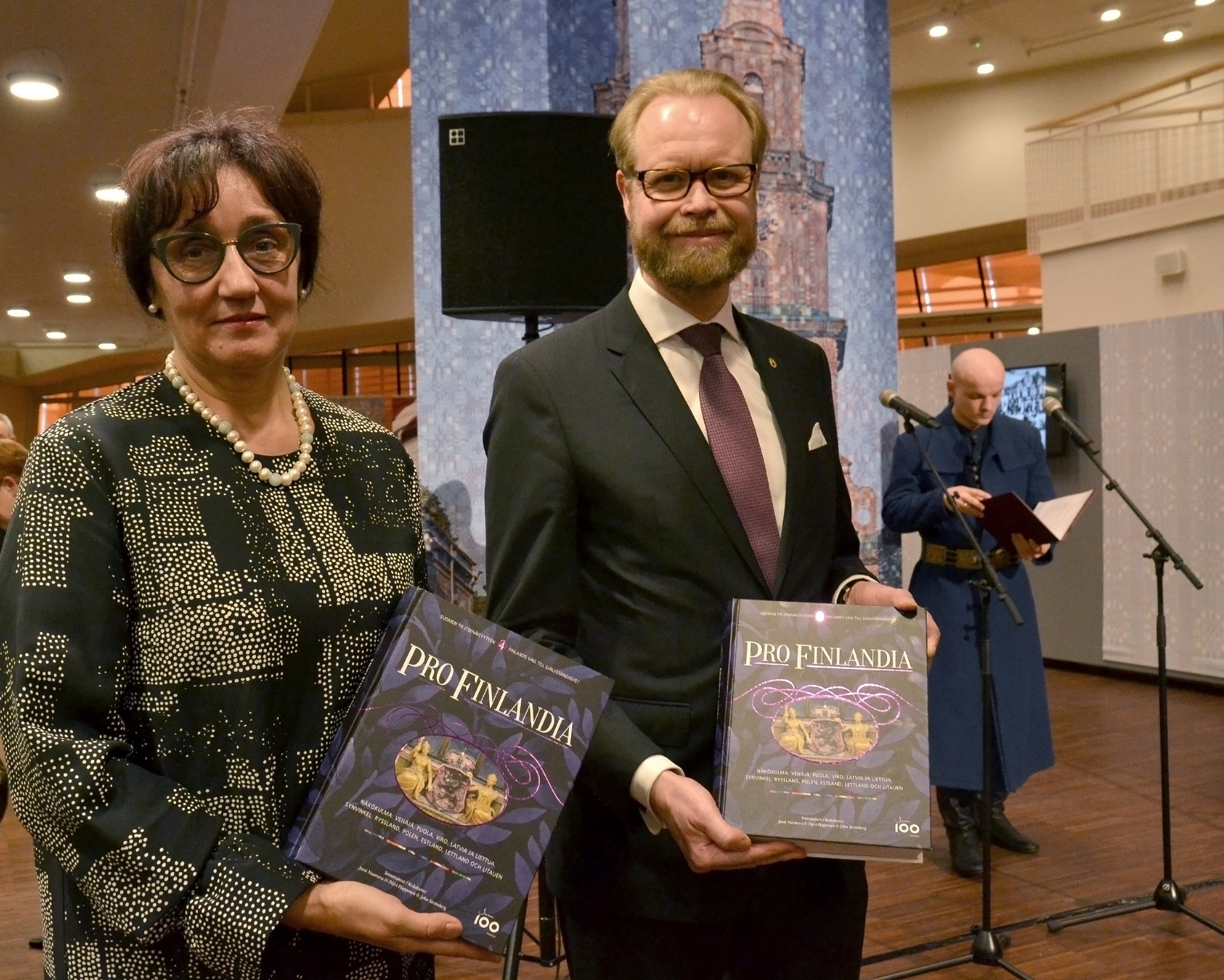Ar lepnumu par senčiem