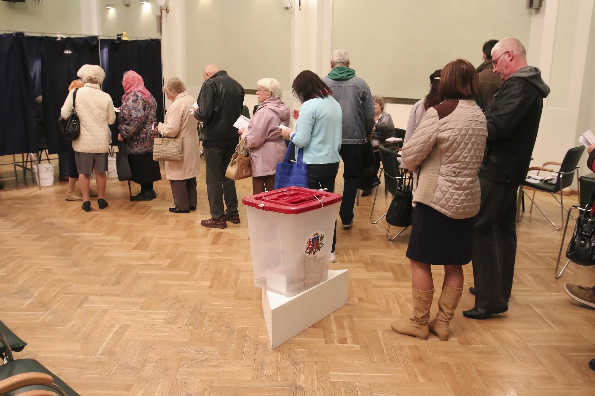 Liepājnieku desants pošas uz Saeimu