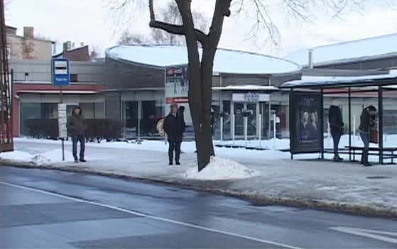 Iešauj sejā mikroautobusa vadītājam
