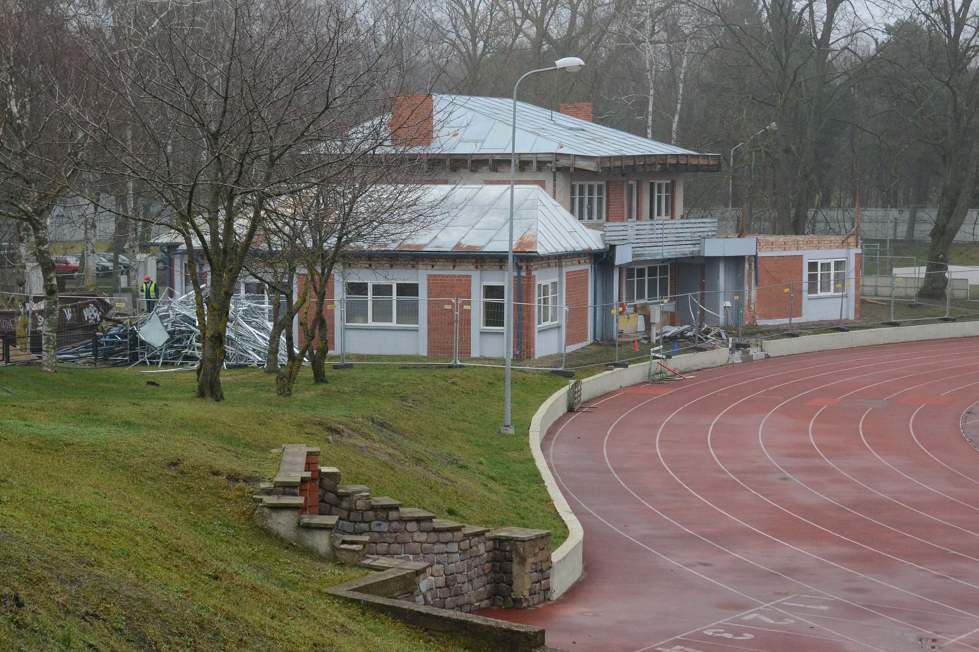 Nepieciešams papildu aizņēmums stadiona ģērbtuvju remontam