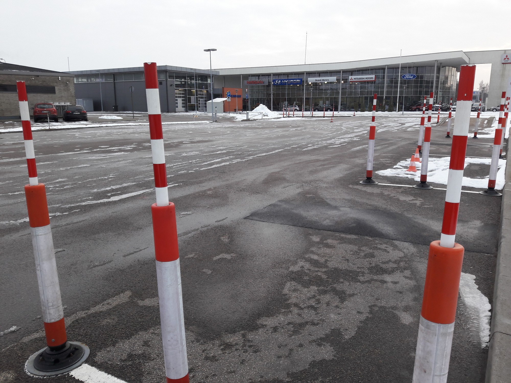 Pie CSDD Liepājas nodaļas būs elektruzlādes vieta, pie tehniskās apskates stacijas – laukums apmeklētājiem