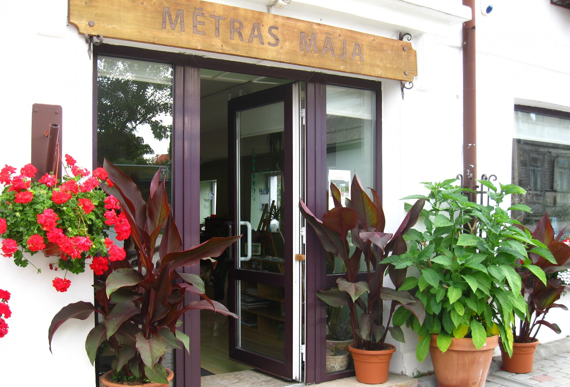 Atklās “Mētras mājas” veikalu