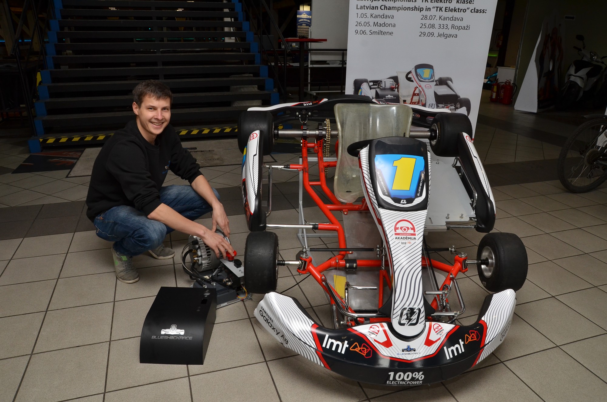 Vai autosporta nākotne ir elektrodzinējos?