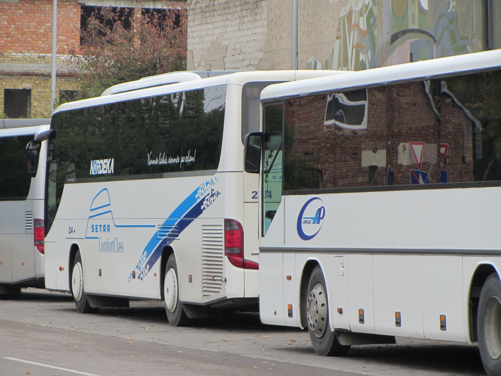 Papildināts (11:30) – Iereibis “Liepājas autobusu parka” šoferis vadā bērnus Jaunmārupē