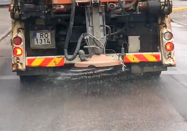 Vai ielas “jāsāla”, ja temperatūra ir jau + 3 grādi?