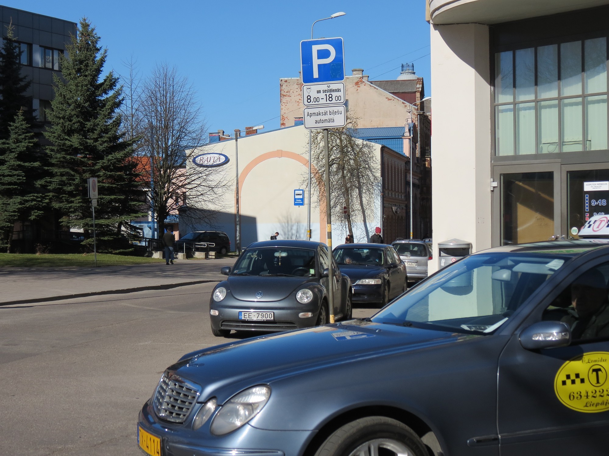 Lai uzlabotu pārredzamību, Graudu ielā samazinās autostāvvietu skaitu