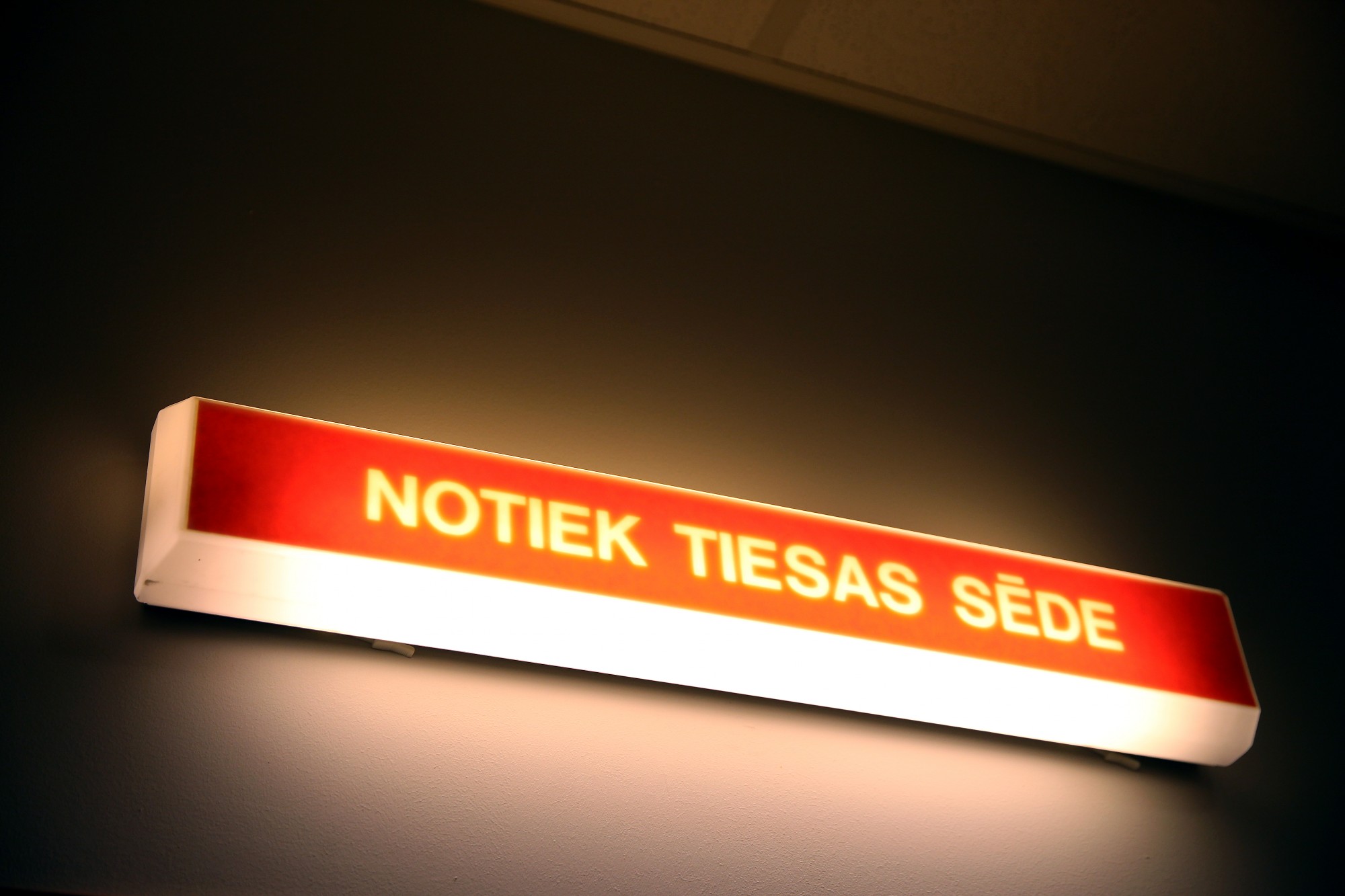 Maksātnespējas pieteikums noved uz apsūdzēto sola
