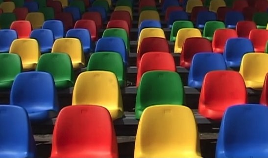 Stadiona jaunie krēsli būs izturīgāki pret sauli un huligāniem