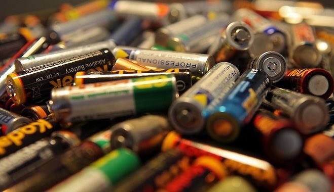 Bateriju vākšanas līderi – Sikšņu un Liepājas skolēni